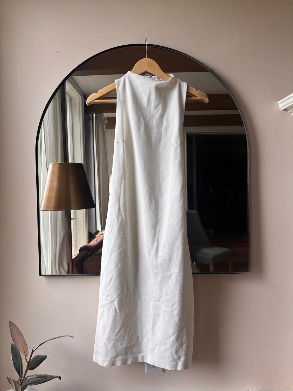 ARITZIA | body con dress | size 8